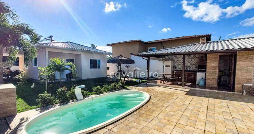 Casa Mobiliada em Condomínio com 2 quartos, piscina e área gourmet à venda, 130 m² por R$ 690.000 - Flamengo - Maricá/RJ