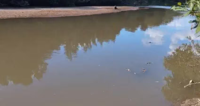 Sítio 2 alqueires às margens do rio do peixe em faina-go
