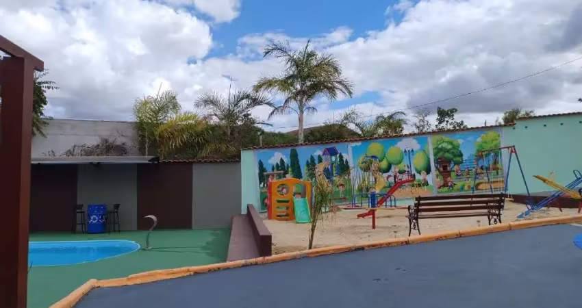 Linda chácara de lazer com 2.200 m² de área total em piumhi-mg