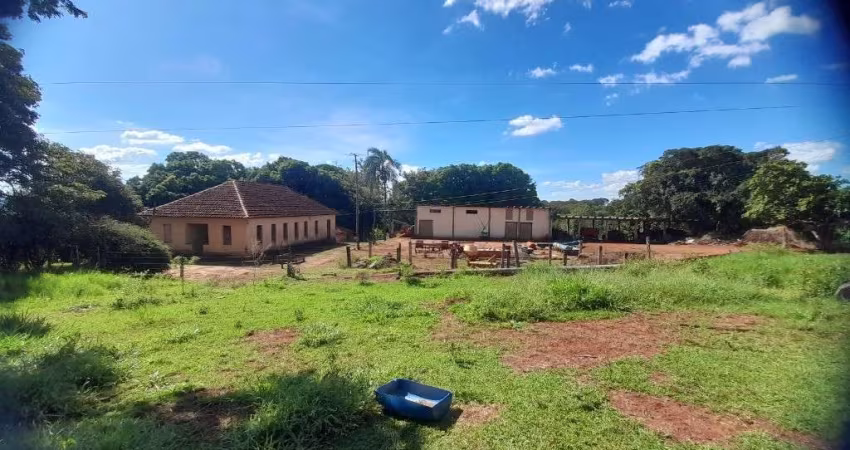 ÓTIMA FAZENDA COM 50 ALQUEIRES MUITO BEM LOCALIZADA EM UBERLÂNDIA-MG