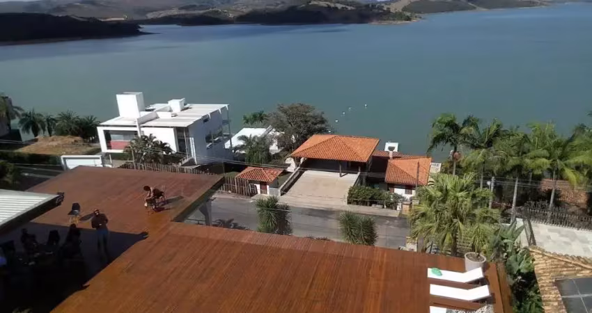 Ótima casa no condominio escarpas do lago em capitólio-mg