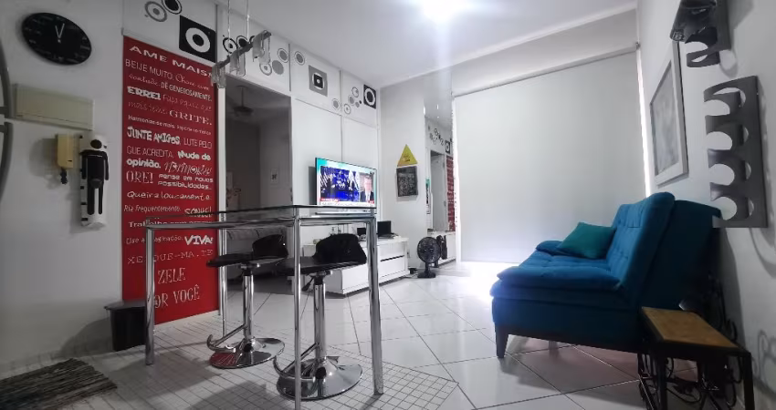 Aconchegante apartamento à venda com 01 dormitório Mobiliado!