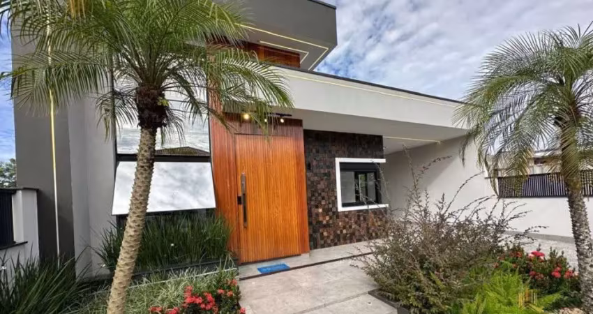 Casa alto padrão sozinha no terreno em São José/SC