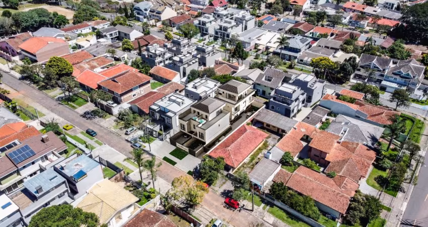 Sobrado no Jardim das Américas 3  quartos, 1 suíte, 2  vagas de garagens