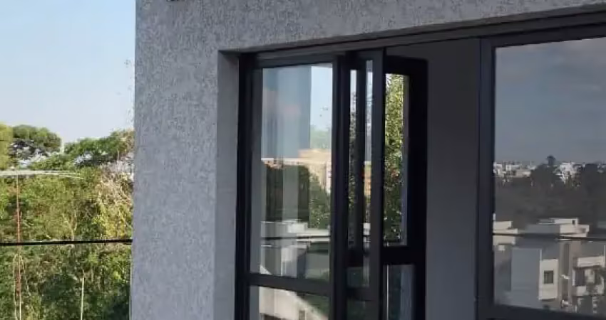 Sobrado no Uberaba 3 dormitórios, 2  suítes, 2  vagas de garagens