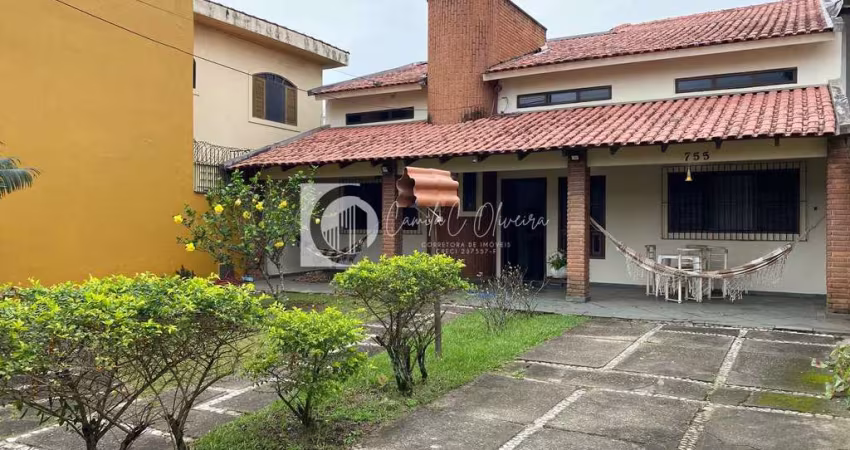 Sobrado 700 metros da Praia com 4 quartos, Mirim, Praia Grande