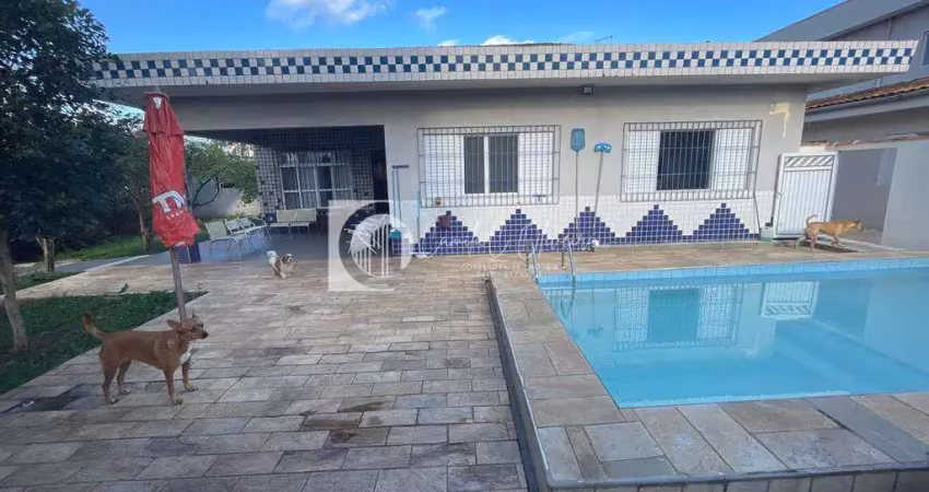 Casa isolada, piscina, 3 dorms, aceita permuta, menor valor pg