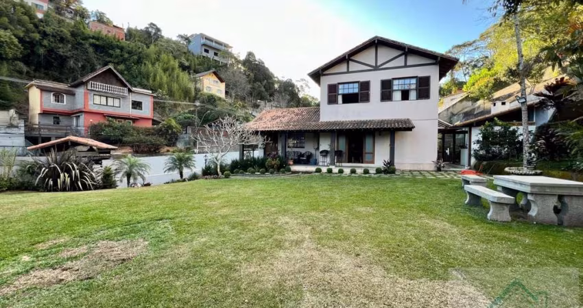 Casa para Venda em Teresópolis, PANORAMA, 4 dormitórios, 2 suítes, 4 banheiros, 5 vagas