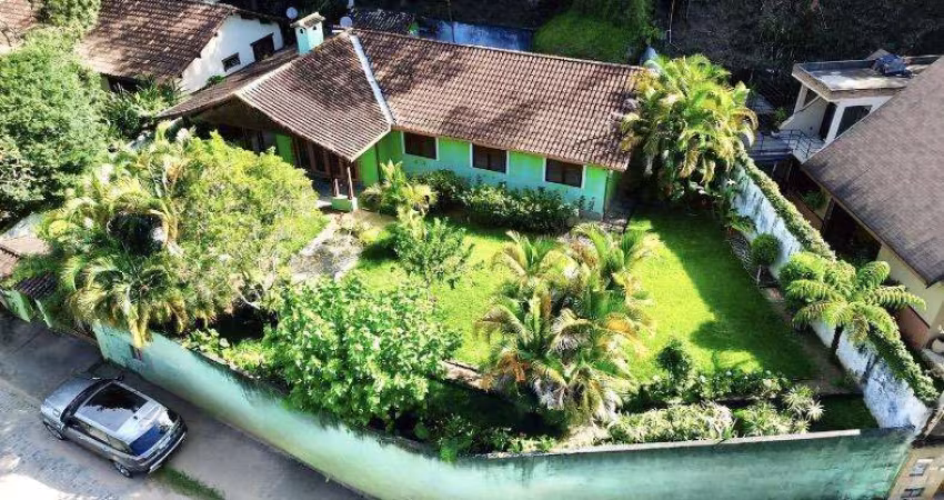 Casa para Venda em Teresópolis, PARQUE DO IMBUÍ, 3 dormitórios, 1 suíte, 3 banheiros, 3 vagas