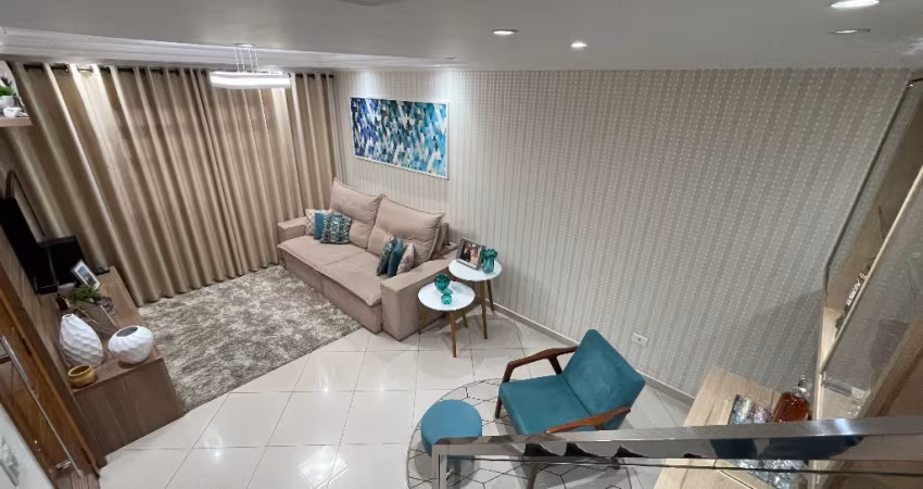 Linda casa com 2 dormitórios com ar condicionado e 2 vagas de garagem coberta