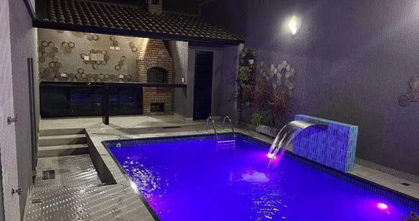 Casa com 2 dormitórios à venda, 55 m² por R$ 330.000,00 - Maracanã - Praia Grande/SP