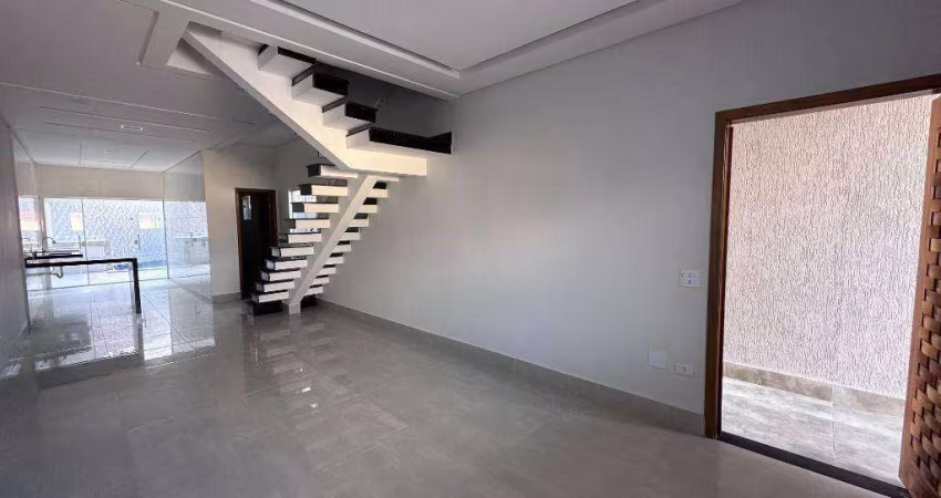 Sobrado com 3 dormitórios à venda, 125 m² por R$ 780.000,00 - Vila Assunção - Praia Grande/SP