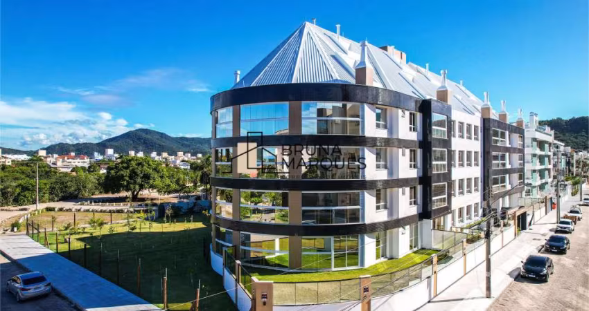 Luxo de residencial apenas 120 metros da praia!