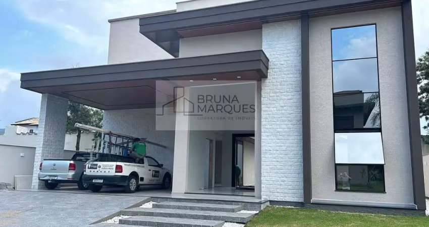 Condomínio fechado, piscina privativa!