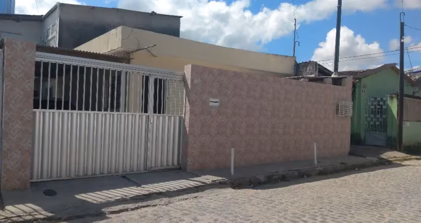 Casa duplex a venda no Totó com casa extra