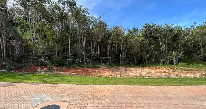 Lote no condomínio Praia do Castelo