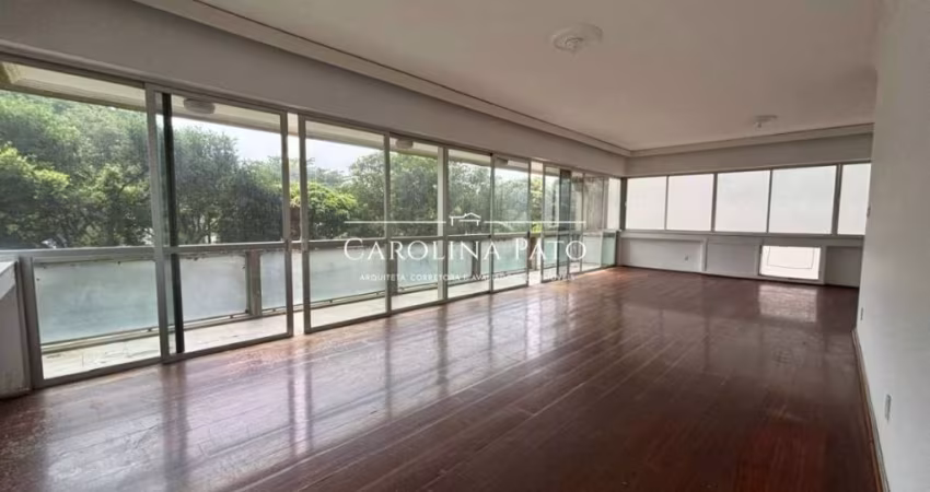 Apartamento com 4/4 para reformar, oportunidade