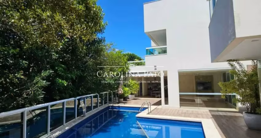 Casa auto sustentável, projetada para oferecer sofisticação, conforto e economia, em um dos melhores condomínios de alphaville.