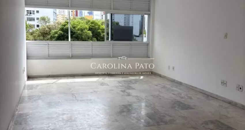 Apartamento com 4/4, bem localizado, em rua plana , oportunidade!