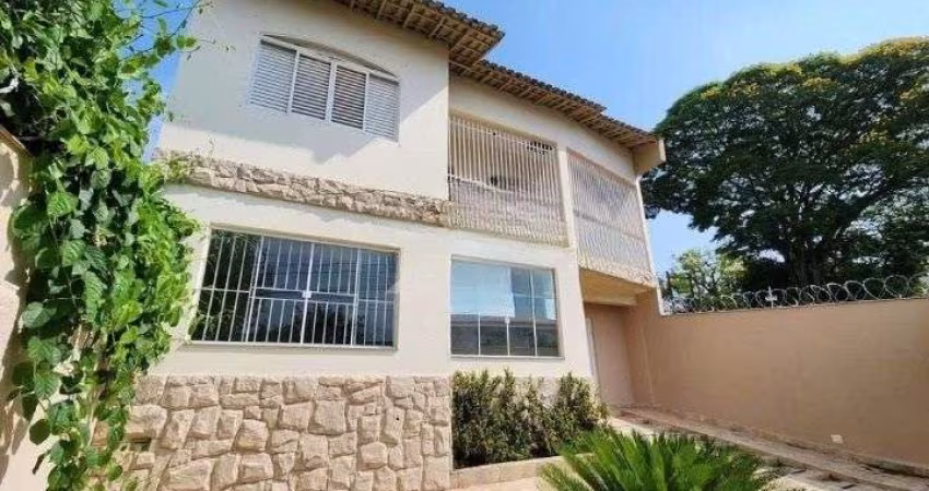 Sobrado com 4 dormitórios, 300 m²