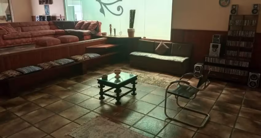 Casa comercial com 3 salas à venda no Centro, Rio das Ostras 