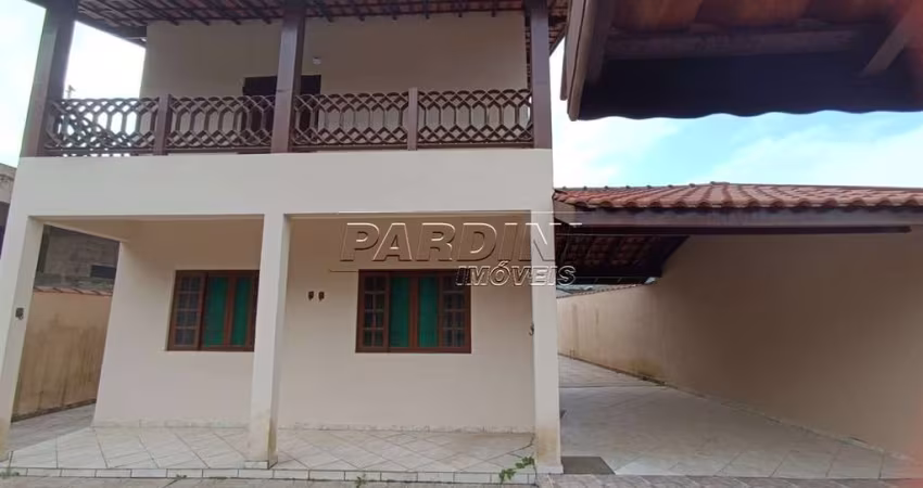 Sobrado em excelente localização, próximo do mar e de comércios, na praia da Lagoinha em Ubatuba!