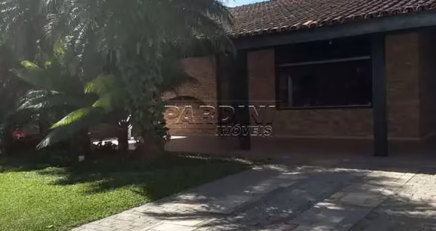 Ótima casa de temporada com 4 dormitórios na praia do lázaro em ubatuba!