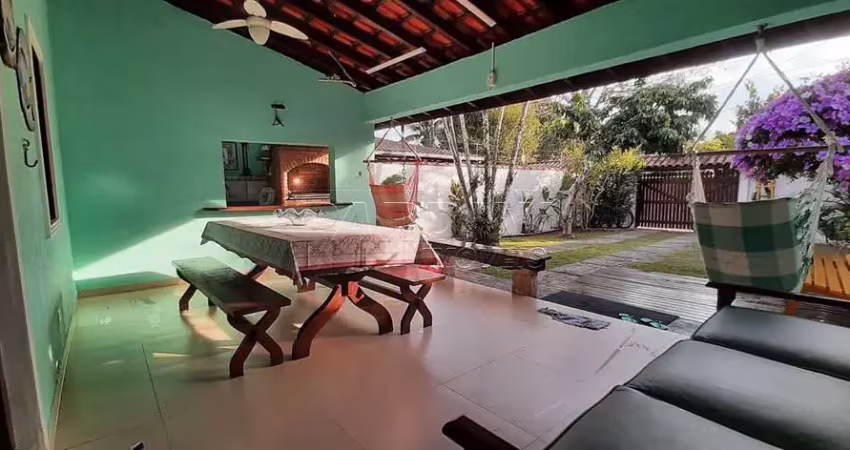 Casa de temporada com 3 dormitórios e espaço gourmet na praia da enseada em ubatuba!