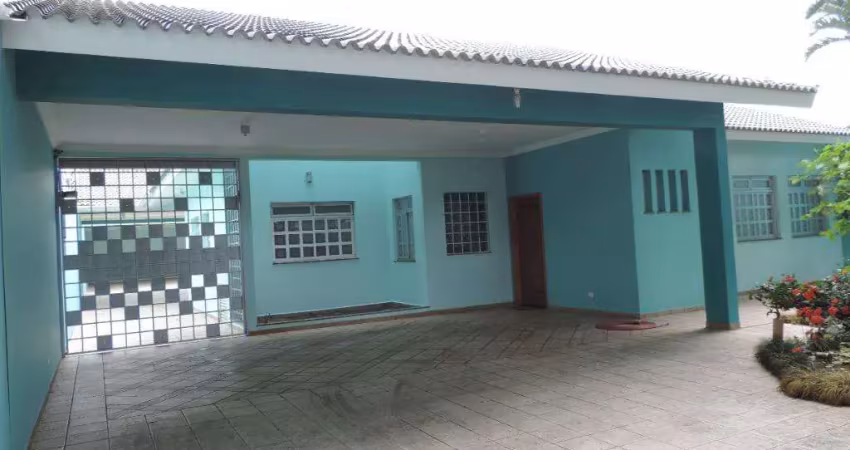 Casa com 367.89 m² e 4 Quartos à Venda na Zona 02 - Maringá