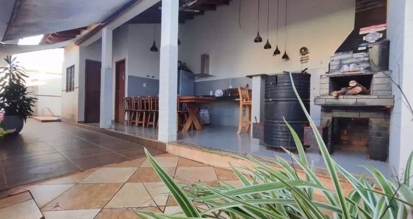 Casa à venda em Maringá, Conjunto Residencial Cidade Alta, com 3 quartos, com 173.5 m²