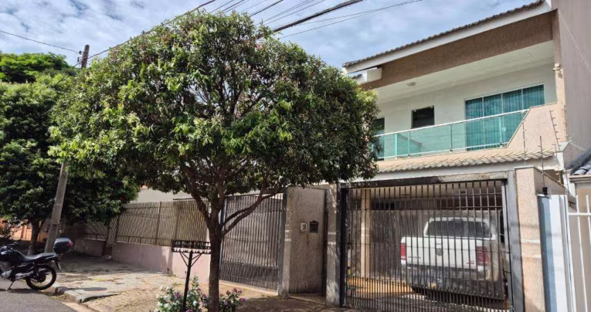 Sobrado à venda em Maringá, Vila Nova, com 3 quartos, com 205.77 m²