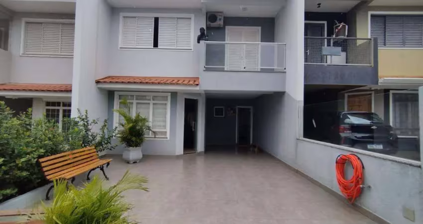 Sobrado com 170.26 m² e 3 Quartos à Venda na Vila Marumby - Maringá