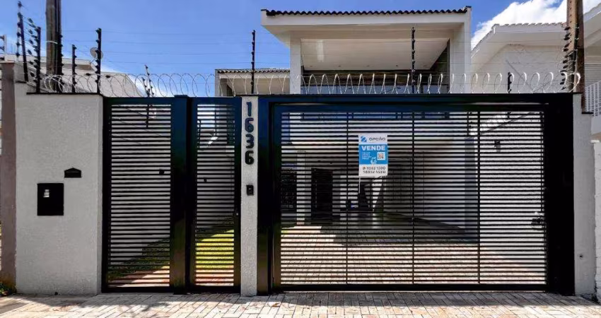 Sobrado com 271 m² e 3 Quartos à Venda no Jardim Iguaçu - Maringá