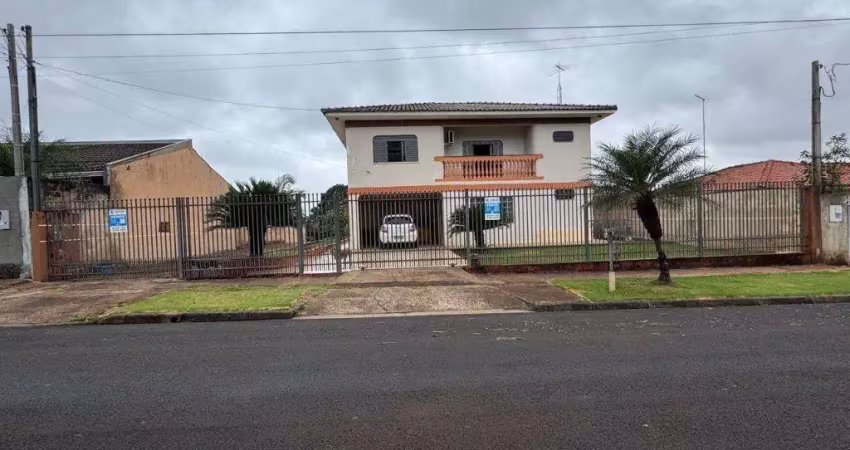 Sobrado com 270.6 m² e 4 Quartos à Venda na Vila Morangueira - Maringá