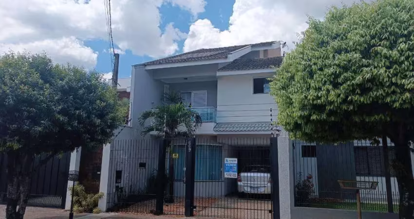 Sobrado com 221.41 m² e 3 Quartos à Venda no Jardim Tóquio - Maringá