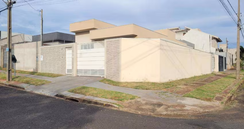 Casa para alugar em Maringá, Jardim Oriental, com 3 quartos, com 127.42 m²