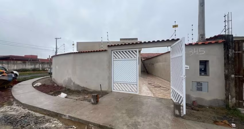 Casa para Venda em Itanhaém, Jamaica, 2 dormitórios, 1 suíte, 1 banheiro, 2 vagas