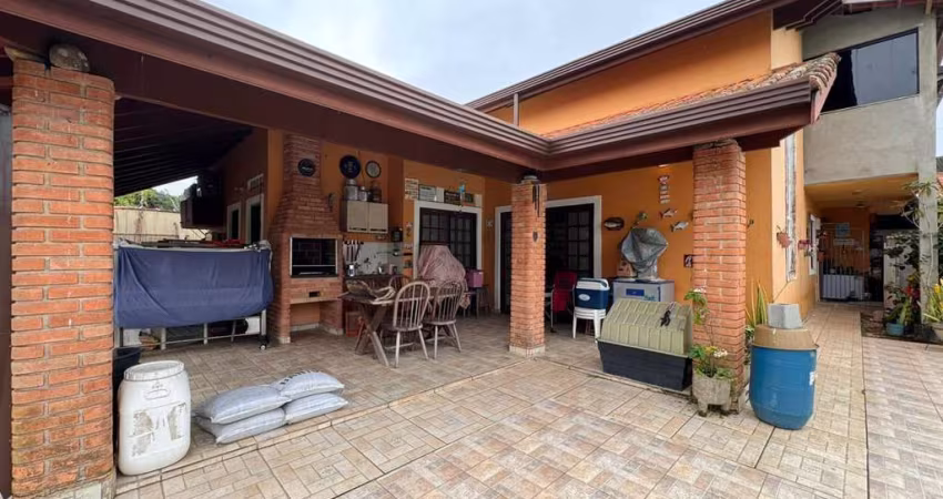Casa para Venda em Peruíbe, Estância Balneária Belmira Novaes, 5 dormitórios, 3 suítes, 2 banheiros, 4 vagas