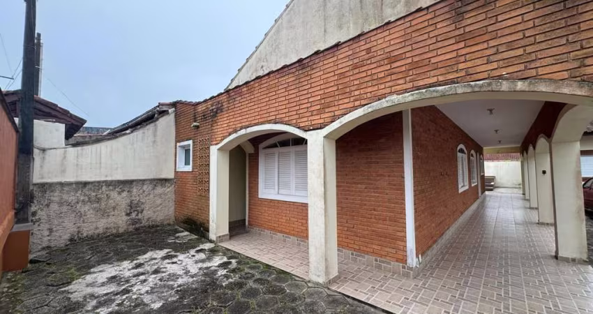 Casa para Venda em Itanhaém, Grandesp, 3 dormitórios, 1 banheiro, 4 vagas