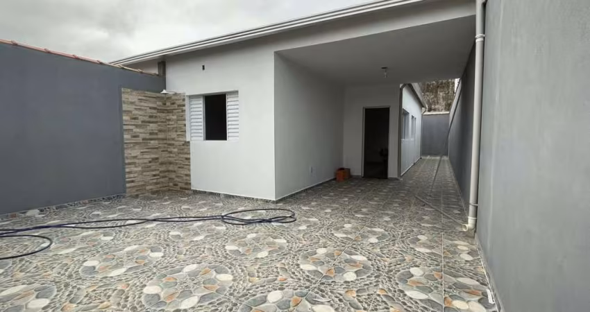 Casa para Venda em Itanhaém, Regina, 2 dormitórios, 2 banheiros, 2 vagas