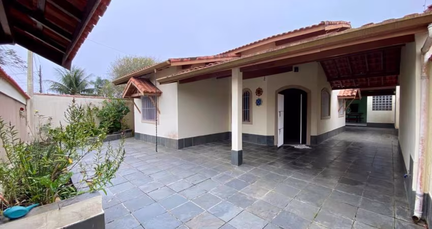 Casa para Venda em Itanhaém, Bopiranga, 3 dormitórios, 1 suíte, 2 banheiros, 3 vagas