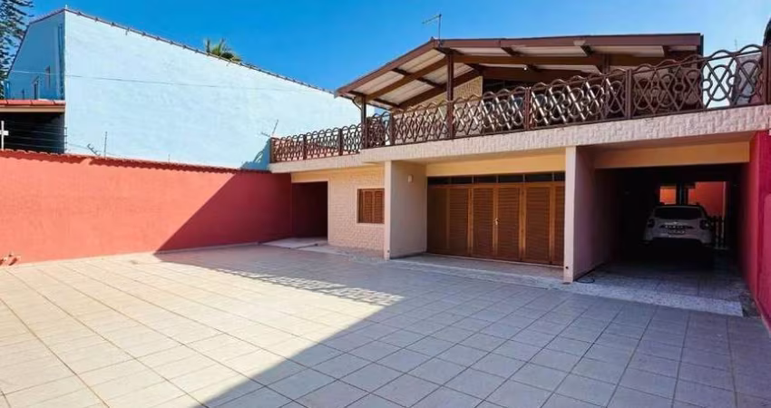 Casa para Venda em Itanhaém, Suarão, 5 dormitórios, 4 suítes, 1 banheiro, 6 vagas