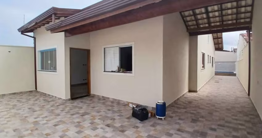 Casa para Venda em Itanhaém, Tupy, 3 dormitórios, 1 suíte, 1 banheiro, 3 vagas