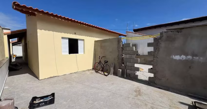 Casa para Venda em Itanhaém, Cidade Anchieta, 2 dormitórios, 1 suíte, 1 banheiro, 4 vagas