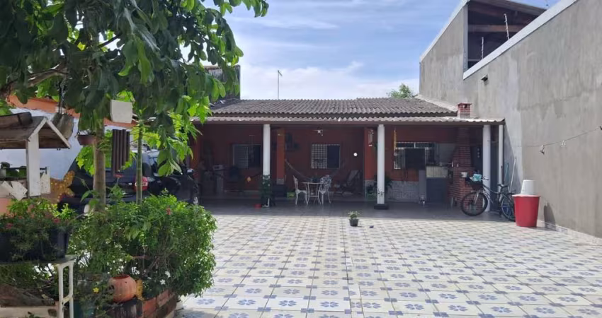Casa para Venda em Itanhaém, São Fernando, 2 dormitórios, 1 suíte, 1 banheiro, 10 vagas