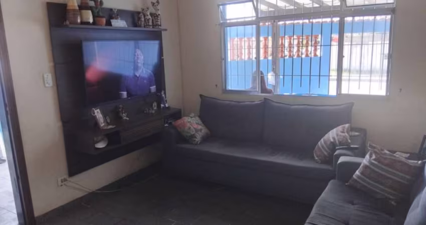 Casa para Venda em Mongaguá, Regina Maria, 3 dormitórios, 2 suítes, 1 banheiro, 2 vagas