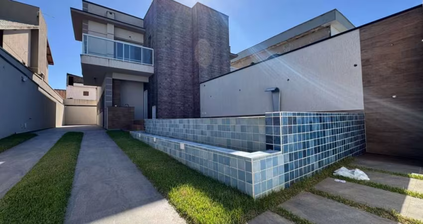Casa Sobreposta para Venda em Itanhaém, Regina, 3 dormitórios, 1 suíte, 2 banheiros, 4 vagas