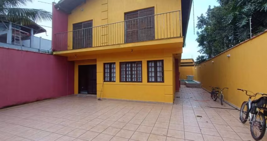 Sobrado para Venda em Itanhaém, Estância Santa Cruz, 5 dormitórios, 3 banheiros