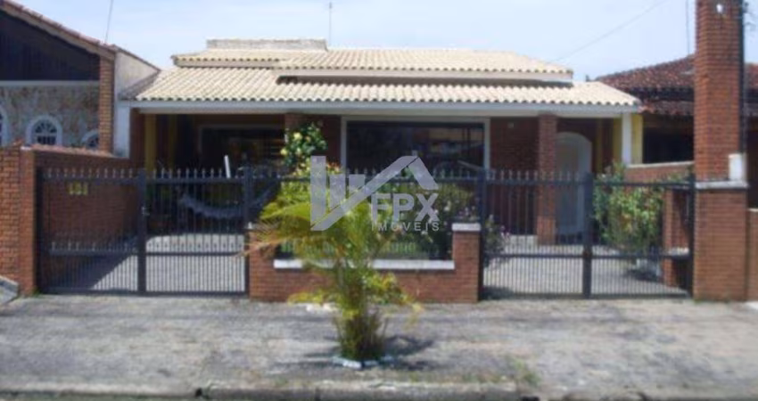 Casa para Venda em Peruíbe, Balneário Oásis, 3 dormitórios, 1 suíte, 1 banheiro, 3 vagas