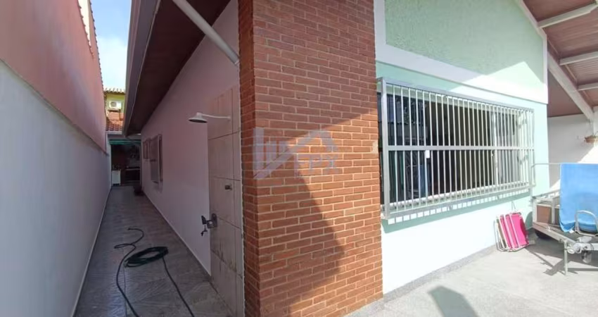 Casa para Venda em Itanhaém, Satélite, 3 dormitórios, 1 suíte, 1 banheiro, 4 vagas